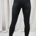 Panel-LessJeans-Black31012401